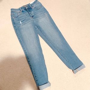 NWT High Waisted Mom Jeans